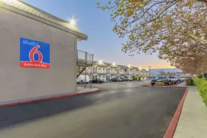 Image of Motel 6 Hayward, CA- Silicon Valley Gateway