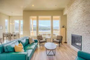 Image of Luxury Lake House With Mountain Views & Hot Tub