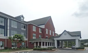 Image of Comfort Inn & Suites Hampton near Coliseum
