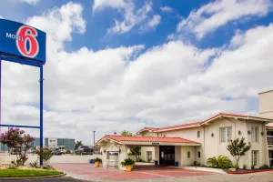 Image of Motel 6-Austin, TX - Midtown
