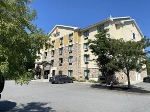Image of Comfort Inn & Suites Brattleboro I-91