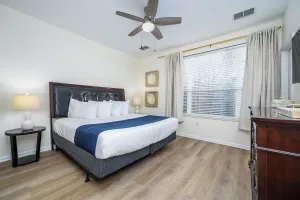 Image of New Listing, Beautiful Townhome, Vista Cay - 4014