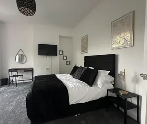 Image of Large 3 bed House Sleeps 6 By Host A Home