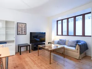 Image of Sanders Park - One-Bedroom Apartment Close to the Metro Station