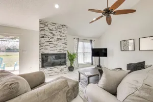 Image of 1 Mi to Lake Jacksonville: Pet-friendly Home