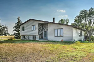 Image of Hunting and Fishing Lodge Less Than 3 Mi from Lake Sakakawea