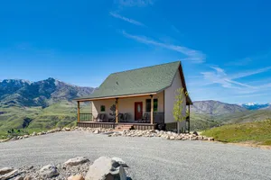 Image of Pateros Home with Deck, 7 Mi to Alta Lake Park!