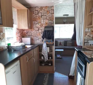 Image of Immaculate 3-bedroom Caravan on Combe Haven