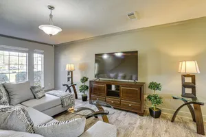 Image of Houston Home 11 Mi to Hospitals: Nurses Welcome!