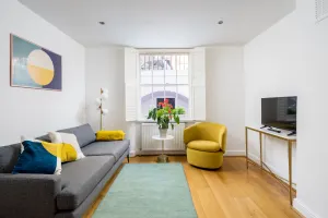Image of Modern 2BR Flat in Pimlico - 3 min to tube, private patio