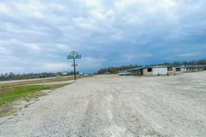 Image of Shamrock Kings Inn By OYO Marked Tree I-555