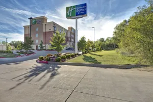Image of Holiday Inn Express and Suites Oklahoma City North by IHG