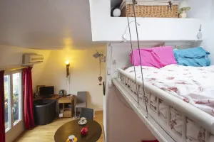 Image of Montmartre Gem
