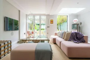 Image of Fantastic 4 Bed House in Iconic Camden