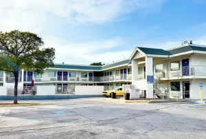 Image of Motel 6-Austin, TX - North Central