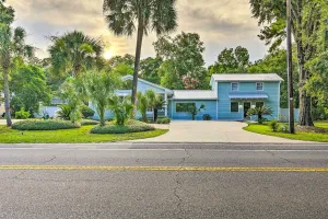 Image of Bright and Sunny Home about 14 Mi to Myrtle Beach!