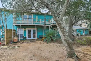 Image of Walk to Coast: Galveston Bay Retreat w/ Grill