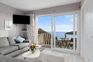 Image of Freshwater Bay - Sea View Apartment