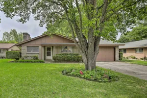 Image of 1 Mi to University of Texas Home in Richardson!