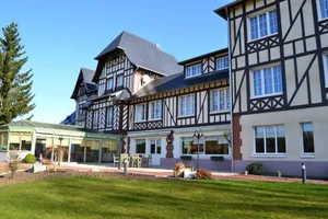 Image of Logis Hôtel & Restaurant La Villa des Houx