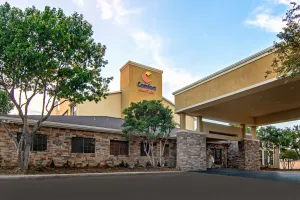 Image of Comfort Suites NW Dallas Near Love Field