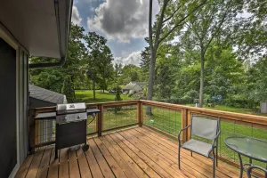 Image of Lake Nagawicka Home - 2 Blocks to Boat Launch