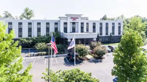 Image of Hampton Inn White House