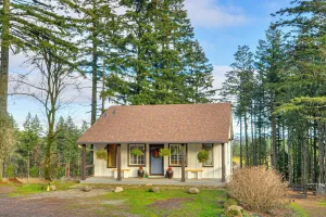 Image of Dreamy Wine Country Retreat: Sherwood 'rose Cabin'