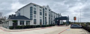 Image of Super 8 by Wyndham San Antonio/Alamodome Area