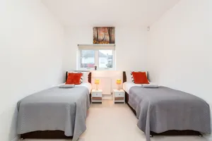 Image of 2BR Apt-sleeps 5-accessible-central Dartford