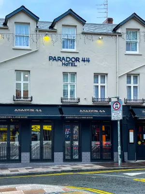 Image of Parador 44