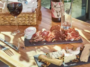 Image of Greet Hotel Versailles - Voisins Le Bretonneux