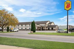 Image of Super 8 by Wyndham Waverly