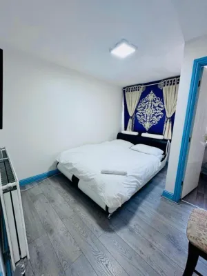 Image of OYO Unique Private Rooms - Bolton Central, Free Parking