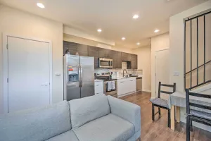 Image of Seattle Townhome Rooftop Deck Less Than 7 Mi to Dtwn