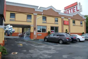 Image of Red Carpet Inn Elmwood