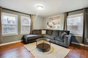 Image of Hillyer Manner - Comfy Townhouse In Great Location! 3 Bedroom Townhouse by Redawning