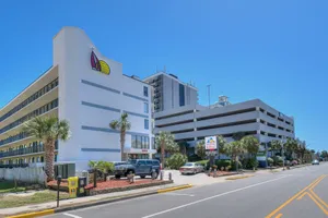 Image of Jonathan Harbour by Elliott Beach Rental