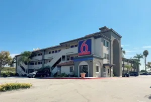 Image of Studio 6 Bellflower CA Los Angeles
