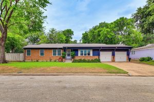 Image of Home w\/ Spacious Yard: 9 Mi to Downtown Fort Worth