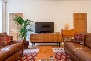 Image of JOIVY Spacious 2 Bed Apt in Ideal City Centre Location