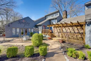 Image of Stunning Southaven Estate Pool and Spacious Deck!