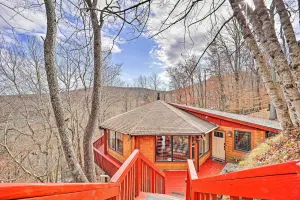Image of Mountain Treehouse: A Unique Hilltop Hideaway