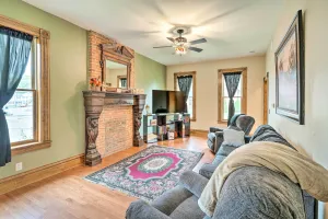 Image of Less Than 1 Mi to Downtown Historic Dubuque Gem!