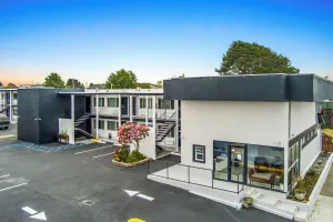 Image of The Snoozzz Inn