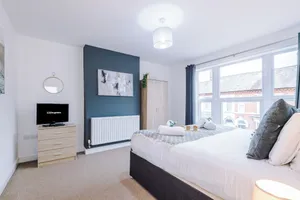 Image of Spacious 2-bed Apartment in Crewe by 53 Degrees Property, ideal for Business & Professionals, FREE Parking - Sleeps 3