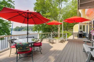 Image of Vibrant Sterling Lakefront Lodge with Kayaks