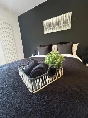 Image of Grimsby Central Luxury 2 Bedrooms, Pelham 2
