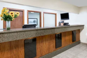 Image of Days Inn & Suites by Wyndham Des Moines Airport