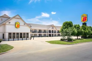 Image of Super 8 by Wyndham City of Moore
